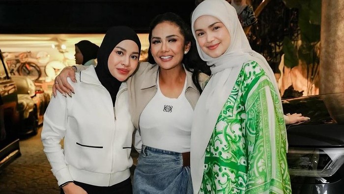 Ameena Santai Bareng Siti Nurhaliza Kris Dayanti menghabiskan waktu dengan Siti Nurhaliza terlihat dalam Instagram miliknya, Rabu (25/6/2025).