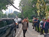 Anies Hadiri Pernikahan Anak Pramono Anung, Beri Ucapan Selamat
