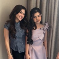 Atqia sendiri diketahui merupakan putri sulung dari Nisya Ahmad dan Andika Rosadi yang lahir pada 27 November 2009. Kini sang anak sudah tumbuh semakin besar, Nisya mengaku ikut terharu. Bunda terharu anak bunda udah gadis amat. nemenin anak gadis ke prom night nii. Have fun sayangku, tulis Nisya dalam unggahannya. Foto: Instagram/@nissyaa