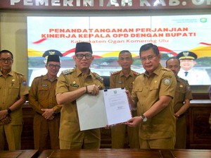 Hore! Siswa SD-SMP di OKU Dapat Seragam Lengkap Gratis