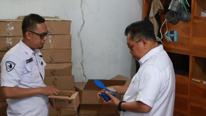Bupati Takalar Muhammad Firdaus saat sidak PDAM Takalar. Dokumen Istimewa