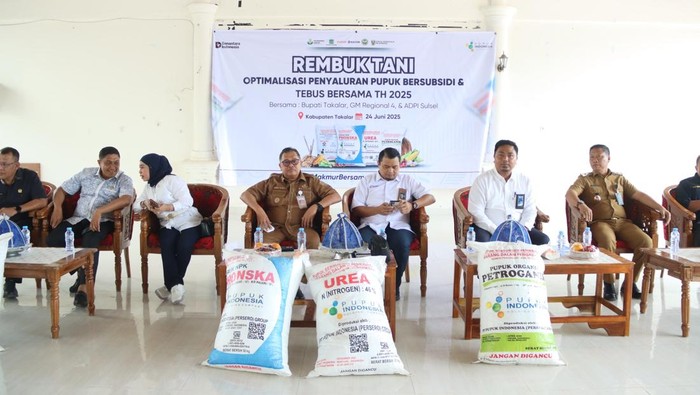 Bupati Takalar Muhammad Firdaus saat Sosialisasi Penyaluran Pupuk Bersubsidi dan Tebus Bersama Tahun 2025 di Takalar, Rabu (24/6). Dokumen Istimewa
