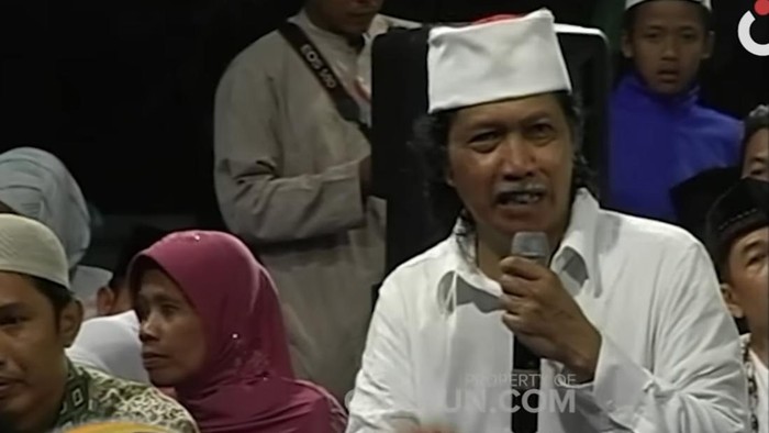 Emha Ainun Nadjib (Cak Nun) saat ceeramah memprediksi akan ada perang Iran vs Israel pada tahun 2012