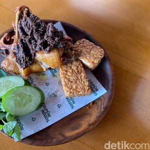 5 Restoran Spesialis Bebek Goreng Paling Juara di Jakarta buat Buka Puasa
