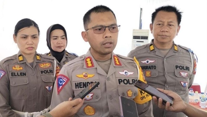 Dirlantas Polda Babel Kombes Hendra Gunawan dimutasi.