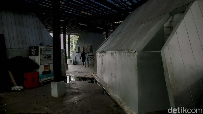 Dulu Kusam, RTH Kalijodo Kini Siap Dandan Total Ruang Terbuka Hijau (RTH) Kalijodo di Jakarta Utara bersiap untuk tampil dengan wajah baru. Rabu (25/6/2025), sejumlah warga terlihat masih beraktivitas seperti biasa di area tersebut, meski pemerintah tengah menyiapkan rencana revitalisasi menyeluruh.