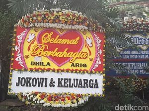 Video: Karangan Bunga dari Jokowi-Jaksa Agung di Pernikahan Anak Pramono