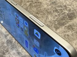 Mengenggam Honor 400 Lite Rasa iPhone 16 Pro