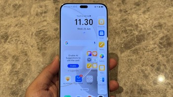 Honor 400 Lite menjalankan sistem operasi Android 15 dengan antarmuka MagicOS 9.0, yang mendukung fitur-fitur AI generatif seperti AI Eraser, AI Outpainting, dan Visual Intelligence untuk pengalaman pengguna yang lebih interaktif. Foto: Adi Fida Rahman/detikINET