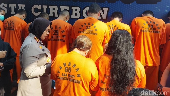 Ibu Rumah Tangga di Cirebon Ditangkap Polisi.