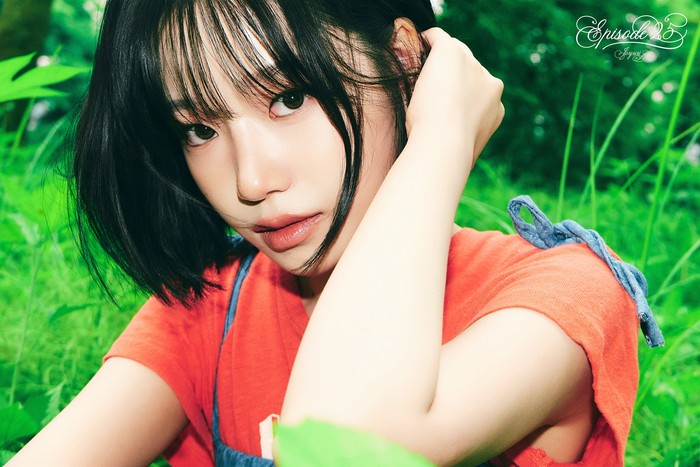 Teaser foto Jo Yuri untuk comeback album mini ke-3 Episode 25. Album ini akan dirilis pada 14 Juli 2025.