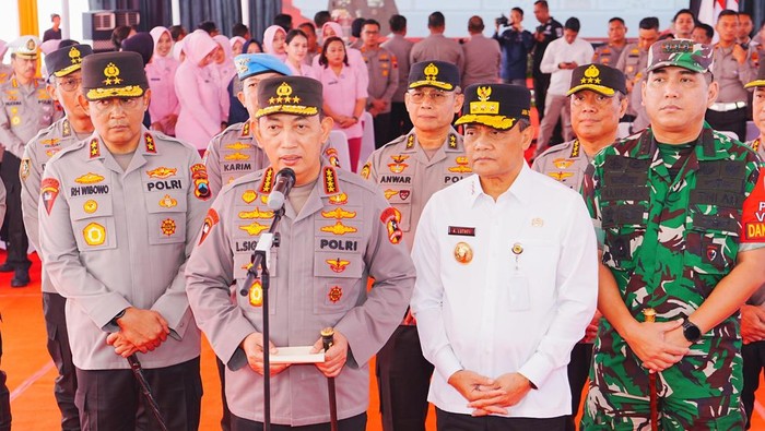 Kapolri Jenderal Listyo Sigit Praboowo Groundbreaking 24 Dapur SPPG di, Surakarta, Jateng.