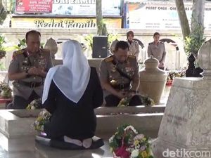 Sambut Hari Bhayangkara ke-79, Kapolri Napak Tilas-Ziarah Makam Bung Karno