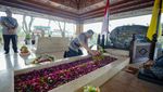 Momen Kapolri Ziarah ke Makam Bung Karno, Bapak Proklamator RI