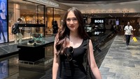 Laura Moane mengatakan sebenarnya tak menyangka bisa jadi artis. Aku awal-awal kan influencer dari LYKE, lanjut Instagram. Dari situ, di-DM untuk main film, ujarnya. (Foto: dok Instagram its_lauramoane2)