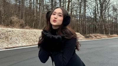 Momen Absurd Laura Moane di Lokasi Syuting: Celana Dalam Diambil OB!