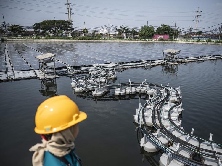 Listrik dari Atas Air, PLTS Terapung Tambaklorok Hasilkan Energi Bersih