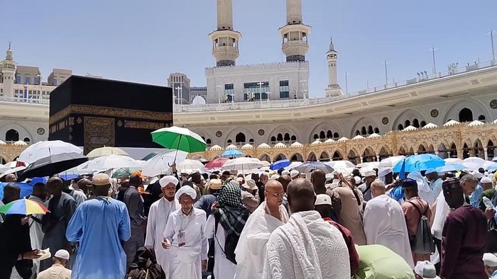 Suasana haji 2025 di Masjidil Haram, Makkah, Arab Saudi.