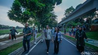 Menteri Pariwisata (Menpar) Widiyanti Putri Wardhana meninjau fasilitas di TMII, Jakarta, Selasa (24/6/2025).