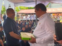 Menteri Imipas dan Napi Lapas Kelas 1 Medan Saling Tukar Makan Siang