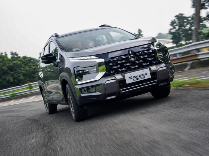 Mitsubishi New Expander Cross