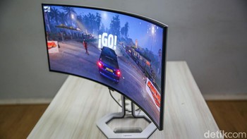 Layar ini dapat dimiringkan antara sudut -5 derajat hingga +22 derajat, diputar ke kiri dan kanan hingga 45 derajat. Lenovo juga menyediakan speaker stereo 5W. Foto: Rifkianto Nugroho/detikcom