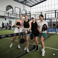 Tak sedikit netizen yang juga berkomentar, menyebut Nia kini terlihat lebih berisi namun justru jadi semakin cantik. “Nia makin cantik selepas body nya sedikit berisi,” tulis salah satu komentar. Foto: Instagram/@alvinkindy/@ramadhaniabakrie