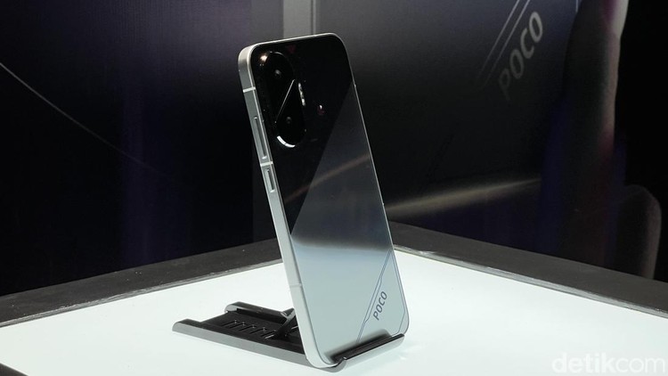 Peluncuran Poco F7