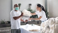 Sebagai bentuk apresiasi, Sensatia menyediakan paket sembako dan suvenir khusus kepada para pendonor. Selain menjadi bagian dari kepedulian sosial, kegiatan ini turut mempererat hubungan antara perusahaan, masyarakat, dan lembaga sosial seperti PMI. (Dok. Sensatia)