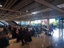 Qatar Airways Batal Terbang, Ratusan Penumpang Terjebak di Bandara Ngurah Rai