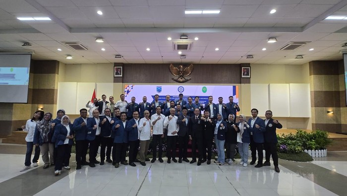 Perkuat Birokrasi Bebas Korupsi, Mahasiswa Unair Buka Klinik Hukum di Probolinggo
