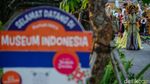Pesona Pelajar Berbusana Adat Warnai TMII