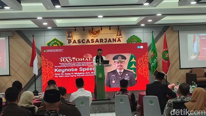 Plt Wakil Jaksa Agung RI, Asep N Mulyana, mengingatkan para jaksa untuk berhati-hati dalam melakukan penyelidikan (Rizky AM/detikcom)