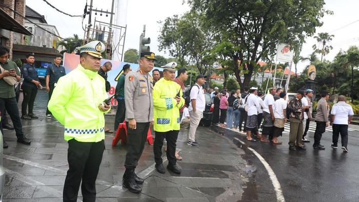Polda Bali memperketat pengamanan saat kunjungan kerja Presiden Prabowo Subianto terkait peresmian KEK Sanur dan Bali International Hospital di The Meru Sanur, Denpasar, Rabu (25/6/2025). (Foto: Dok. Polda Bali)
