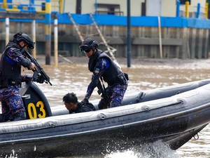 Simulasi Jalur, CRT Polda Riau Respons Cepat Pencuri di Atas Kapal