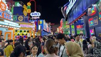 Berbagai pilihan produk makanan dan minuman mejeng di pameran tahunan Jakarta Fair atau PRJ. Acara tahunan ini akan buka sampai 13 Juli 2025. Foto: detikcom/Riska Fitria