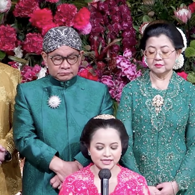 8 Momen Anak Pramono Anung Siraman Jelang Nikah, Anggun Berkebaya Pink