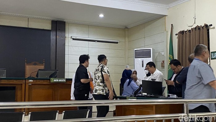 Saksi mahasiswa angkatan 77, di sidang pemeriksaan saksi kasus PPDS Anestesi Undip, di PN Semarang, Kecamatan Semarang Barat, Kota Semarang, Rabu (25/6/2025).
