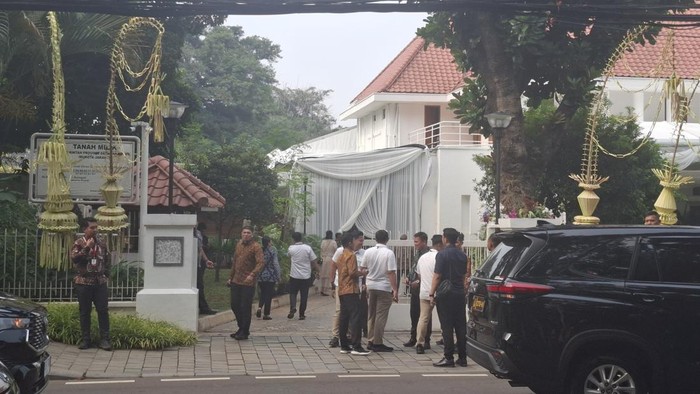 Suasana di rumah dinas Pramono Anung jelang pernikahan anaknya, Rabu (25/6/2025)