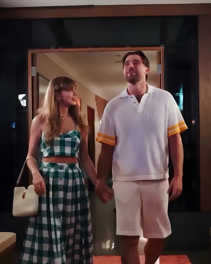 Taylor Swift dan Travis Kelce hadir di pesta penyambutan Tight End University di Nashville, Tennessee, pada Senin (23/6/2025).