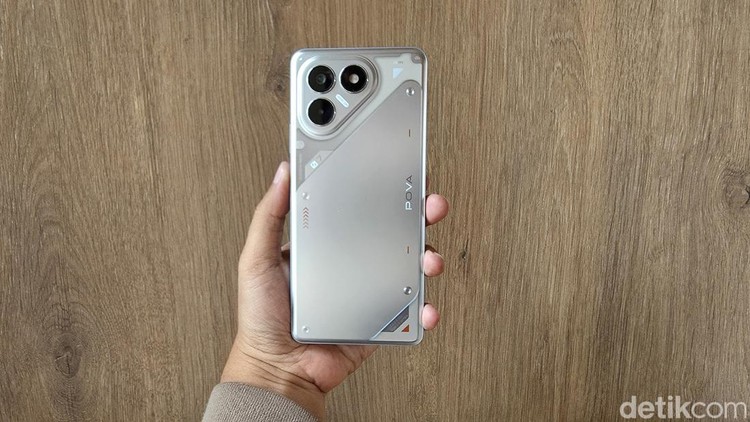 Tecno Pova 7
