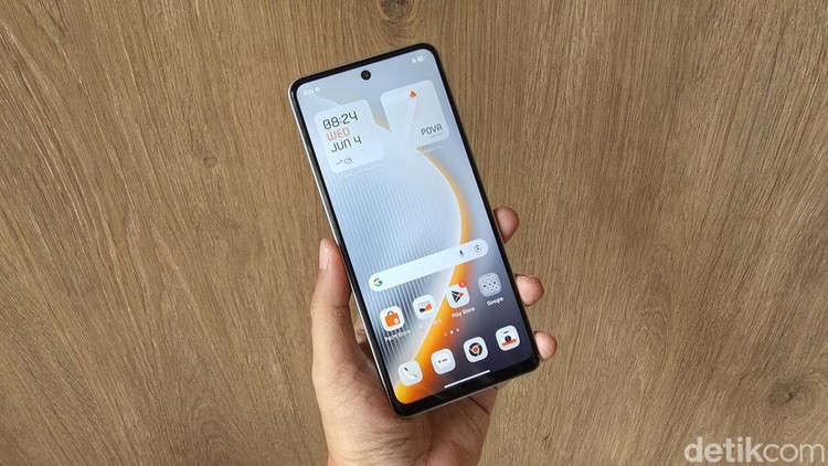 Tecno Pova 7