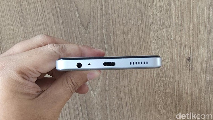 Tecno Pova 7