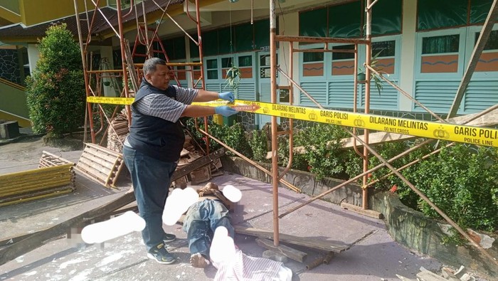 TKP Sukartiman jatuh dan meninggal dunia.