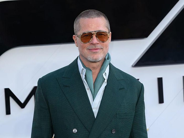 Brad Pitt dan Tom Cruise menghadiri Pemutaran Perdana Eropa F1 ® The Movie di Cineworld, Leicester Square pada 23 Juni 2025 di London, Inggris.