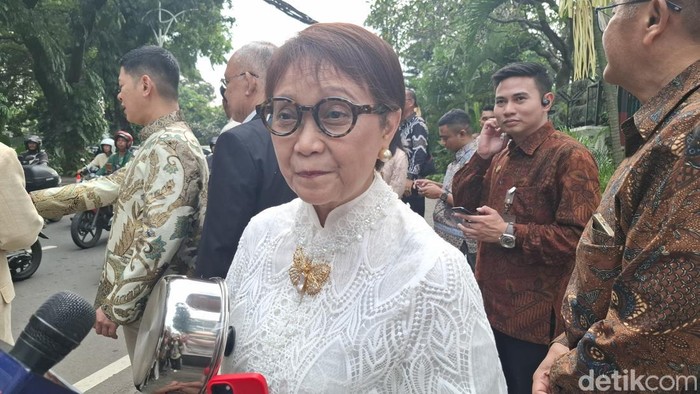 Ucapan selamat mengalir dari sejumlah tokoh dan pejabat untuk pasangan pengantin anak Pramono, Dhila dan Ariq (Belia/detikcom)..