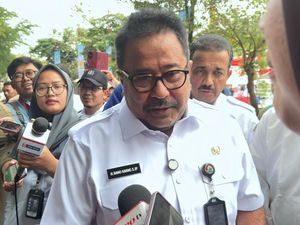 ASN Jakarta Telat Ngantor karena Antar Anak Sekolah, Rano Karno: Tukin Dipotong!