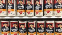 Sosok pria pada kemasan Quaker Oats bukan tokoh sejarah, melainkan simbol kejujuran. Logo pria ikonik ini mulai digunakan sejak 1915. Foto: Site Culinary/Visual