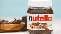 elai cokelat Nutella pakai desain simpel: huruf n hitam, sisanya merah, plus gambar roti beroles cokelat. Logo ini sudah dipakai sejak 1964. Foto: Site Culinary/Visual
