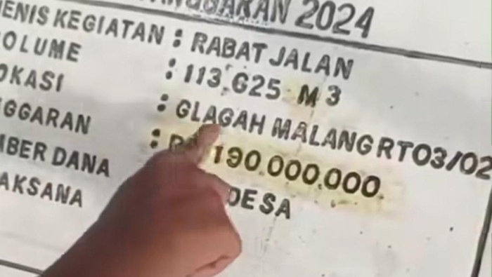 Anak kecil review jalan pertanian di Ponorogo